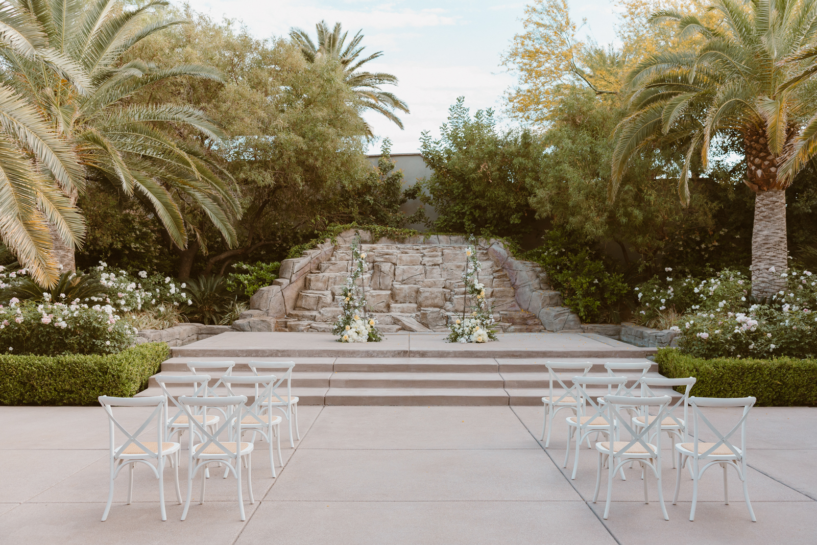 Stone steps up to the outdoor ceremony at Dragonridge.